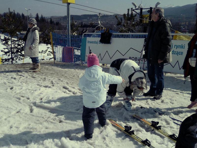 14.jpg - - Ciocia! Segítek Neked!  -Ciociu! Ja ci pomogę!