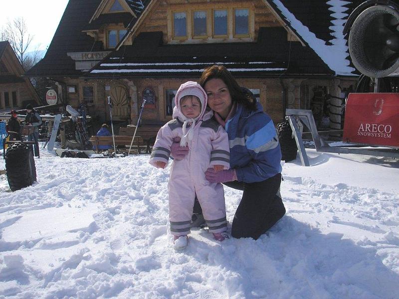 29.jpg - Csajok a hóban.  Dziewczyny na śniegu.